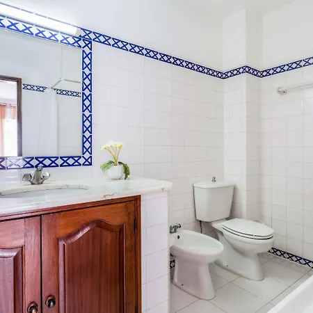 Apartamento T2 Carvoeiro Central *